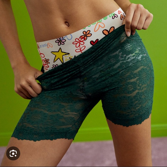Aerie bike shorts - Picture 7 of 7
